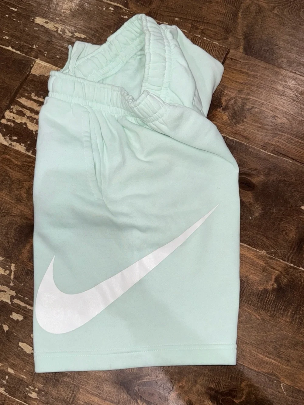 Nike light mint
